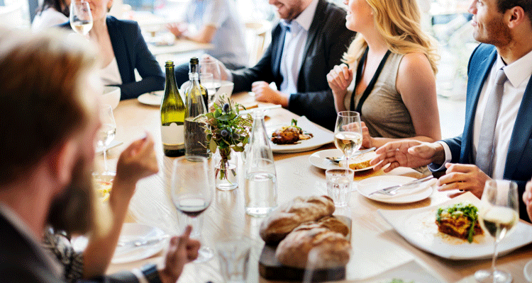 Geschäftsessen steuerlich absetzen und Steuerlast senken